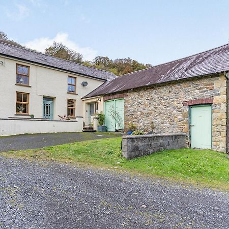 Pwll Farmhouse Llanllawdog Экстерьер фото