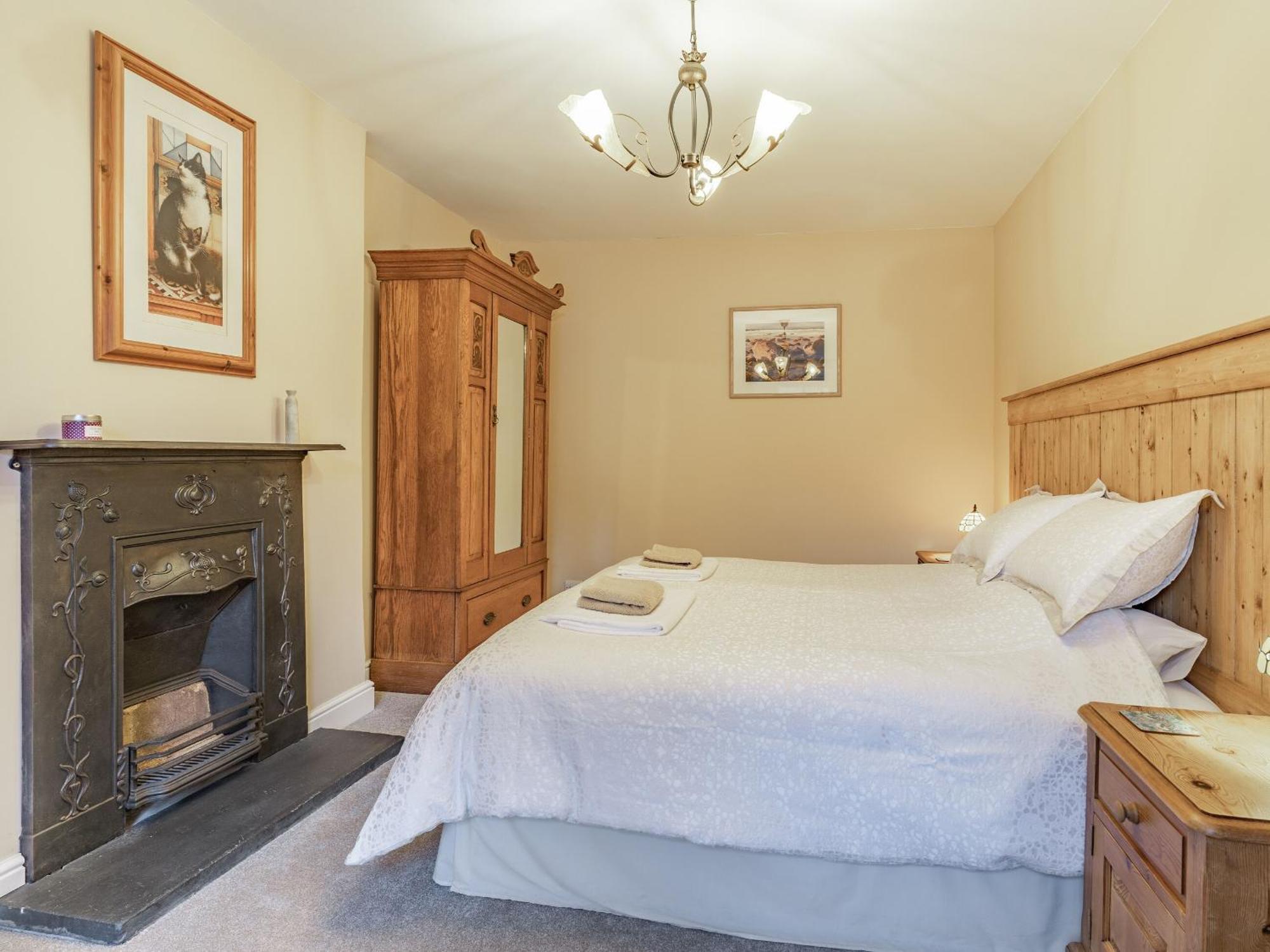 Pwll Farmhouse Llanllawdog Экстерьер фото
